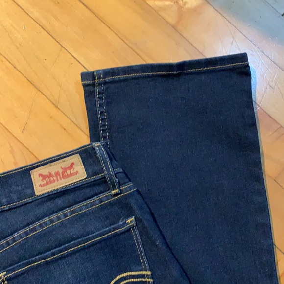Levi’s Jeans - Picture 7 of 10